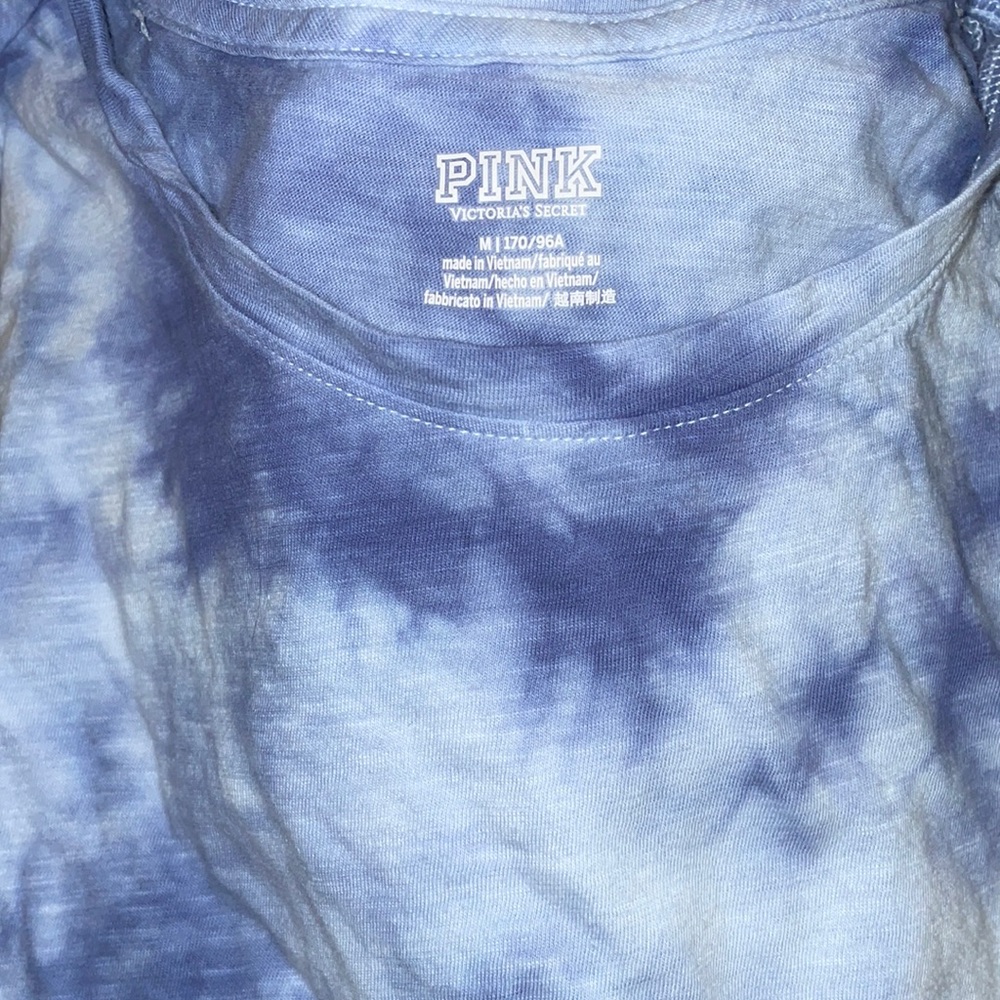 Pink tie dye shirt💙
